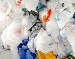 Sacchetti di plastica: la tassazione può ridurne l'impiego